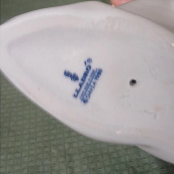 Lladro Baby Girl Holding Bottle 5" Vtg 1980, Collectible Mint Condition - Picture 3 of 4